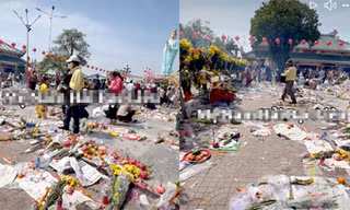 Đồ lễ ngập sân chùa ở Bạc Liêu