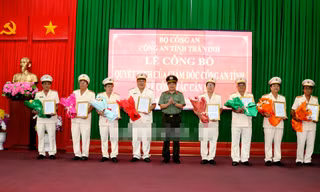 Nhiều lãnh đạo cấp phòng của Công an Trà Vinh nghỉ hưu trước tuổi