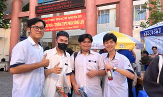 Phổ điểm thi tốt nghiệp THPT 2024: 2 điểm 10 Ngữ văn, không có điểm 10 Toán