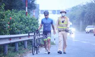 Xử lý nghiêm tình trạng xe đạp đi vào đường Võ Nguyên Giáp