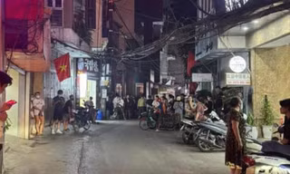Phát hiện thi thể cô gái trẻ trong chung cư mini ở Hà Nội