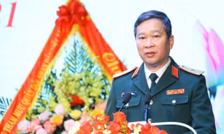 Ban Quản lý Lăng Chủ tịch Hồ Chí Minh đón nhận Huân chương Lao động