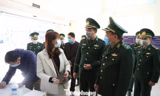 Lãnh đạo Bộ Tư lệnh Bộ đội Biên phòng kiểm tra công tác phòng chống dịch nCoV trên tuyến biên giới Lạng Sơn