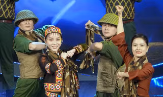 Hơn 3.000 người tham gia liên hoan nghệ thuật ‘80 năm vang mãi bản hùng ca’