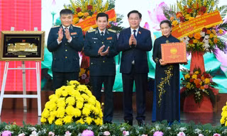 Bộ đội Phòng không - Không quân làm tỏa sáng hình ảnh cao đẹp Bộ đội Cụ Hồ