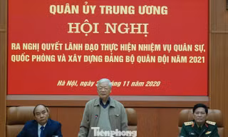 Tổng Bí thư, Chủ tịch nước, Bí thư Quân ủy Trung ương Nguyễn Phú Trọng dự và chỉ đạo hội nghị, sáng 30/11. Ảnh: Nguyễn Minh