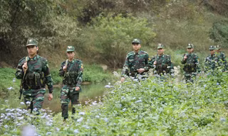 Cán bộ, chiến sĩ Đồn Biên phòng Bình Nghi (BĐBP Lạng Sơn) tuần tra bảo vệ biên giới. Ảnh: Nguyễn Minh