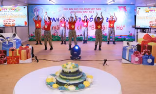 Đêm sinh nhật đặc biệt nơi xa Tổ quốc của lính mũ nồi xanh Việt Nam