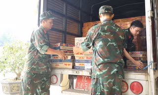 Tuổi trẻ Quân đội gửi tặng đồng bào vùng lũ Yên Bái nhiều nhu yếu phẩm 