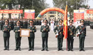 Chủ tịch nước tặng Trường Sĩ quan Lục quân 1 Huân chương Bảo vệ Tổ quốc 