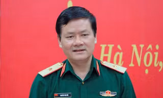 Thiếu tướng Nguyễn Văn Đức, Cục trưởng Cục Tuyên huấn chủ trì họp báo quý 1 năm 2021 của Bộ Quốc phòng, sáng 9/4. Ảnh: Nguyễn Minh