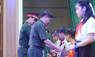 Học viện Quân y tôn vinh 131 học sinh xuất sắc tiêu biểu