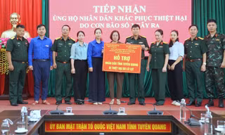 Ban Thanh niên Quân đội giúp đồng bào Tuyên Quang khắc phục hậu quả bão lũ