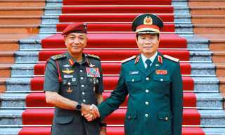Tư lệnh Lực lượng Quốc phòng Malaysia đến Việt Nam hội đàm, thăm Sư đoàn 308