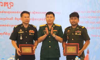 Sĩ quan trẻ Việt Nam - Campuchia không ngừng củng cố, tăng cường lòng tin chiến lược