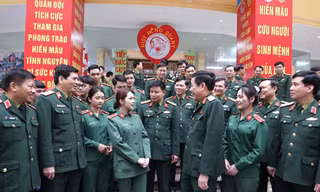 Trung tướng Nguyễn Văn Gấu: Tuổi trẻ Quân đội luôn sẵn sàng hiến máu tình nguyện