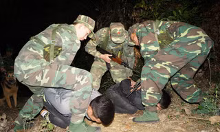 BĐBP Lạng Sơn bắt tội phạm buôn lậu trên biên giới. Ảnh: Nguyễn Minh