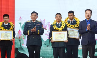 Vinh danh gương điển hình trẻ toàn Quân chủng Phòng không - Không quân