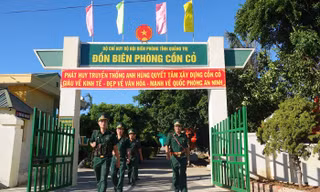 Cán bộ, chiến sĩ Đồn Biên phòng Cồn Cỏ triển khai đội hình tuần tra bảo vệ đảo. Ảnh: Nguyễn Minh