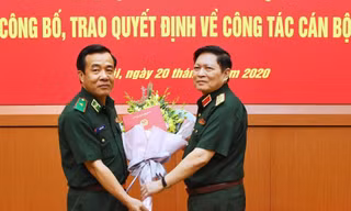 Đại tướng Ngô Xuân Lịch, Bộ trưởng Bộ Quốc phòng và Thiếu tướng Lê Đức Thái tại Hội nghị của Thường vụ Quân ủy T.Ư, tháng 7/2020