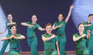 Bộ Tư lệnh Thủ đô tôn vinh bóng hồng áo lính