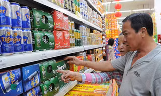Bia tăng giá liên tục ngày cận Tết