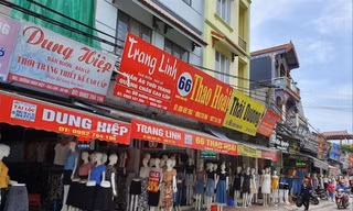 Khu vực cửa hàng giới thiệu sản phẩm tại Dốc Lã