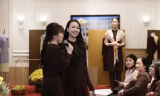 Kim Ngọc giới thiệu trang phục đi lễ tết 2019 dành cho cả phụ nữ, đàn ông và trẻ con Ảnh: NK