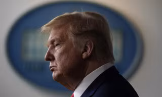 COVID -19 chơi khăm Trump