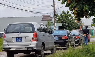 Nhiều xe biển xanh dự tiệc cưới con trai của bà Hồ Thị Cẩm Đào - Trưởng Ban Dân vận Tỉnh ủy Sóc Trăng