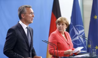 Thủ tướng Đức Angela Merkel và tổng thư ký NATO Jens Stoltenberg trong một sự kiện năm 2016 ở Đứcảnh: Reuters/Sputnik