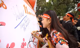 Hoa hậu, người đẹp rạng rỡ trong ngày hội Chủ nhật Đỏ 2019