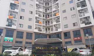 Tin mới vụ dân chung cư Hà Nội bị cắt điện nước rao bán nhà để phản đối