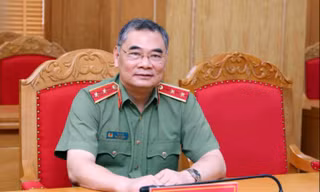 Tướng công an cảnh báo thủ đoạn lừa đảo đầu tư chứng khoán