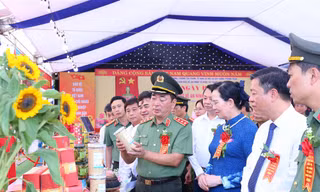 Thượng tướng Trần Quốc Tỏ tham dự 'Ngày hội toàn dân bảo vệ an ninh Tổ quốc' tại Hà Nam