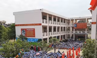 Vụ giáo viên có lời lẽ không chuẩn mực: Kỷ luật giáo viên, phê bình Ban giám hiệu nhà trường