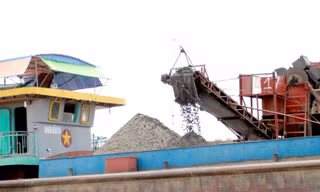 Nam Định hủy quyết định trúng đấu giá mỏ cát trên sông Hồng