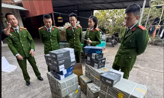 Khởi tố nhóm đối tượng buôn bán khoá giả trị giá hàng trăm triệu đồng
