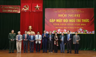 Ninh Bình gặp mặt, tôn vinh những đóng góp của đội ngũ trí thức 