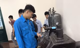 Thiết bị thực hành đào tạo nghề tại Trường Cao đẳng Công nghệ Quốc tế Lilama 2 được trang bị dưới sự hỗ trợ của Chính phủ Pháp.