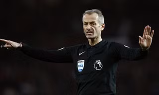 Trọng tài bắt chính derby Manchester là ai?