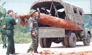 Quả bom nặng 500kg giữa trung tâm TP Hạ Long được di dời thành công. 