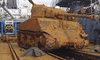 Chiếc xe tăng Sherman được quân đội Nga trục vớt. Ảnh: Sputnik.