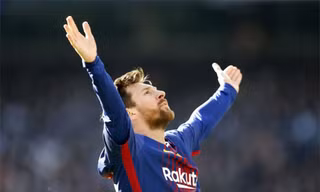 Messi chia vui sau khi ghi bàn trong trận El Clasico. Ảnh: Reuters