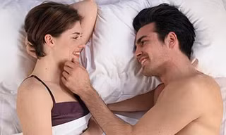 Làm sao để vợ chịu bộc lộ nỗi lòng về cảm xúc ái ân?
