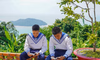 Sách quý đến tay Hòn Khoai – Đảo xa nhất cực Nam Tổ quốc