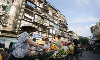“Chốn ngủ” của những lao động nghèo dưới gầm cầu Long Biên