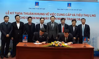 Lễ ký thoả thuận khung cung cấp, tiêu thụ LNG cho nhà máy điện Nhơn Trạch 3&4. Ảnh Quỳnh Nga 