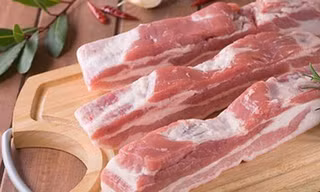 Thịt ba chỉ om trám đen đưa cơm ngày se lạnh