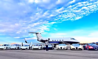 Ngôi sao quyền anh khoe bộ sưu tập siêu xe 6 triệu USD